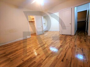 546 W Wellington Ave, Unit 540-203 in Chicago, IL - Building Photo - Building Photo
