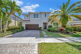 4424 E Whitewater Ave in Weston, FL - Building Photo - Building Photo