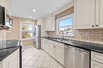 5352 W 90th St in Oak Lawn, IL - Foto de edificio - Building Photo