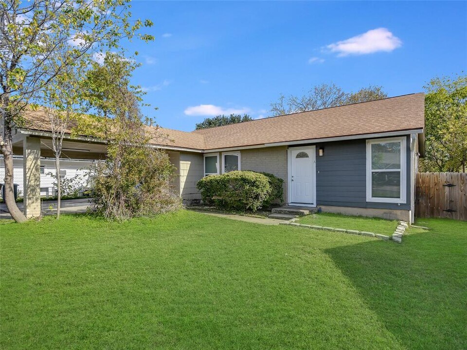 10701 Lanshire Dr in Austin, TX - Building Photo