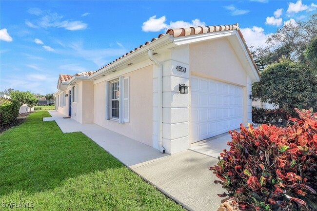 4553 Pasadena Ct in Naples, FL - Foto de edificio - Building Photo