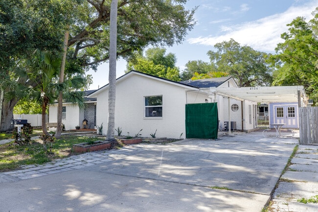4936 40th Ave N in St. Petersburg, FL - Building Photo - Building Photo