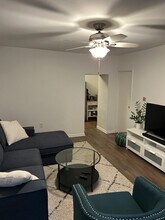 353 E Hector St in Conshohocken, PA - Building Photo - Building Photo