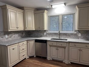 1630 Peachtree Road in Charlotte, NC - Foto de edificio - Building Photo