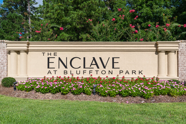 Enclave at Bluffton Park in Bluffton, SC - Foto de edificio - Building Photo