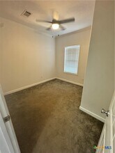 203 Palmwood Dr, Unit B in Victoria, TX - Building Photo - Building Photo