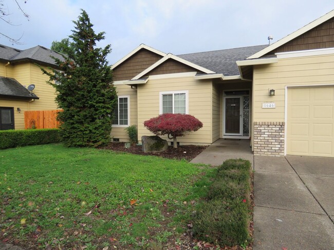 1646 SE 12th Ave in Canby, OR - Building Photo - Building Photo