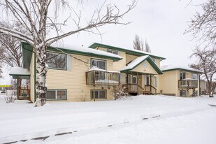 332D Fourth Av in Strathmore, AB - Building Photo