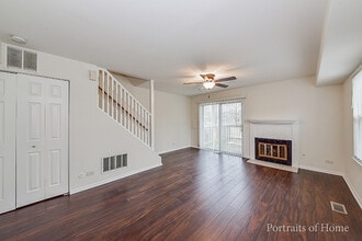 2615 Country Oaks Ct in Aurora, IL - Building Photo - Building Photo
