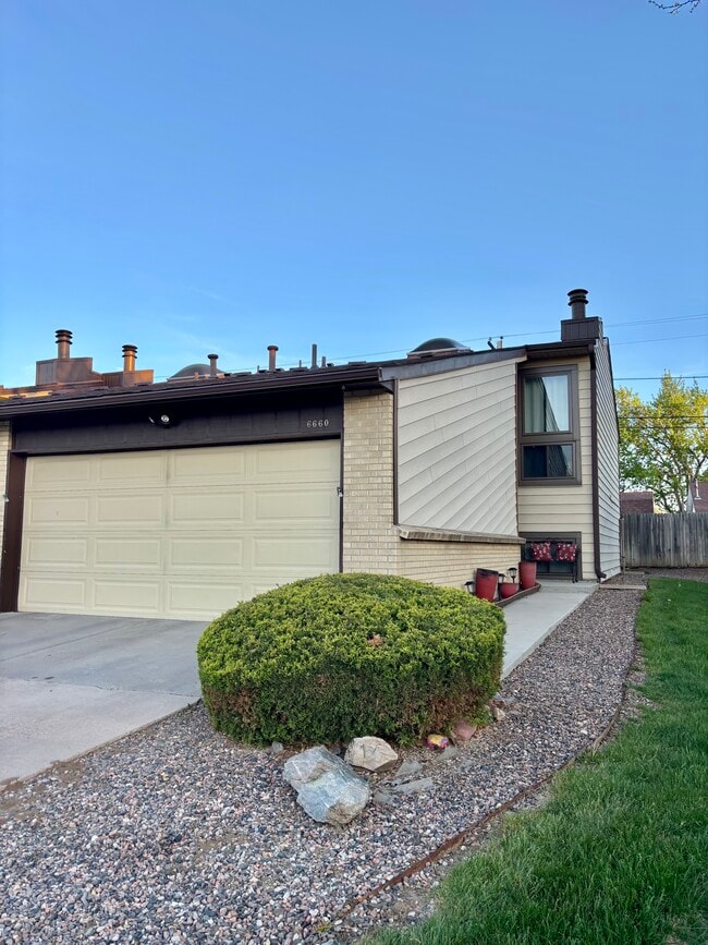 property at 6660 W Mississippi Way