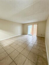 2814 Somerset Park Dr in Tampa, FL - Building Photo - Building Photo