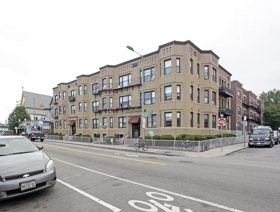 74-84 Harvard Ave in Allston, MA - Foto de edificio