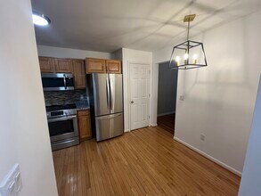 19 Hawthorne Dr in New London, CT - Building Photo - Building Photo
