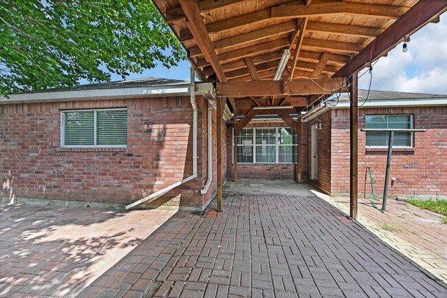 property at 5518 Rio Ramos St