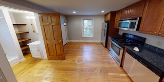 429 Franklin St, Unit 1L in Cambridge, MA - Building Photo