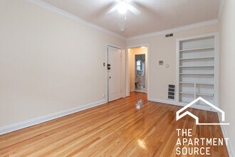 3002 N Racine Ave, Unit 2 in Chicago, IL - Building Photo - Building Photo