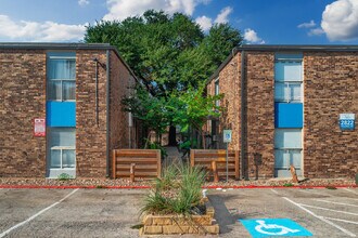 The Gobi Apartments in San Antonio, TX - Building Photo - Building Photo