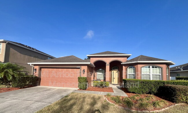 property at 2009 Country Aire Loop