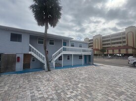 14715 Gulf Blvd in Madeira Beach, FL - Building Photo