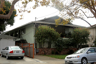 2622 Central Ave in Alameda, CA - Building Photo - Building Photo