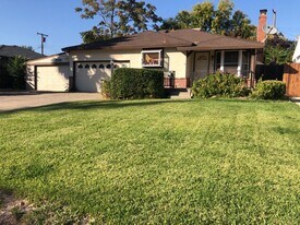 2055 Maryal Dr in Sacramento, CA - Building Photo