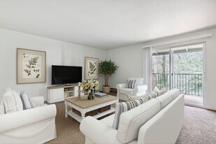 Timberline Apartments in Tigard, OR - Building Photo