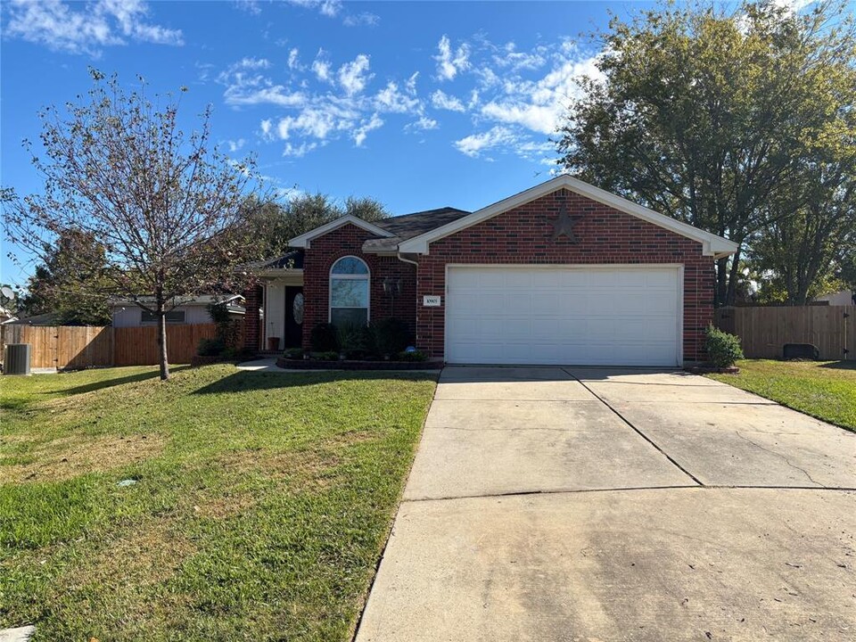 10903 Stubby Cir in Montgomery, TX - Building Photo