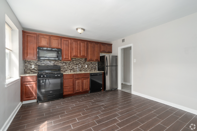 4991 Parkside Ave N in Philadelphia, PA - Building Photo - Building Photo