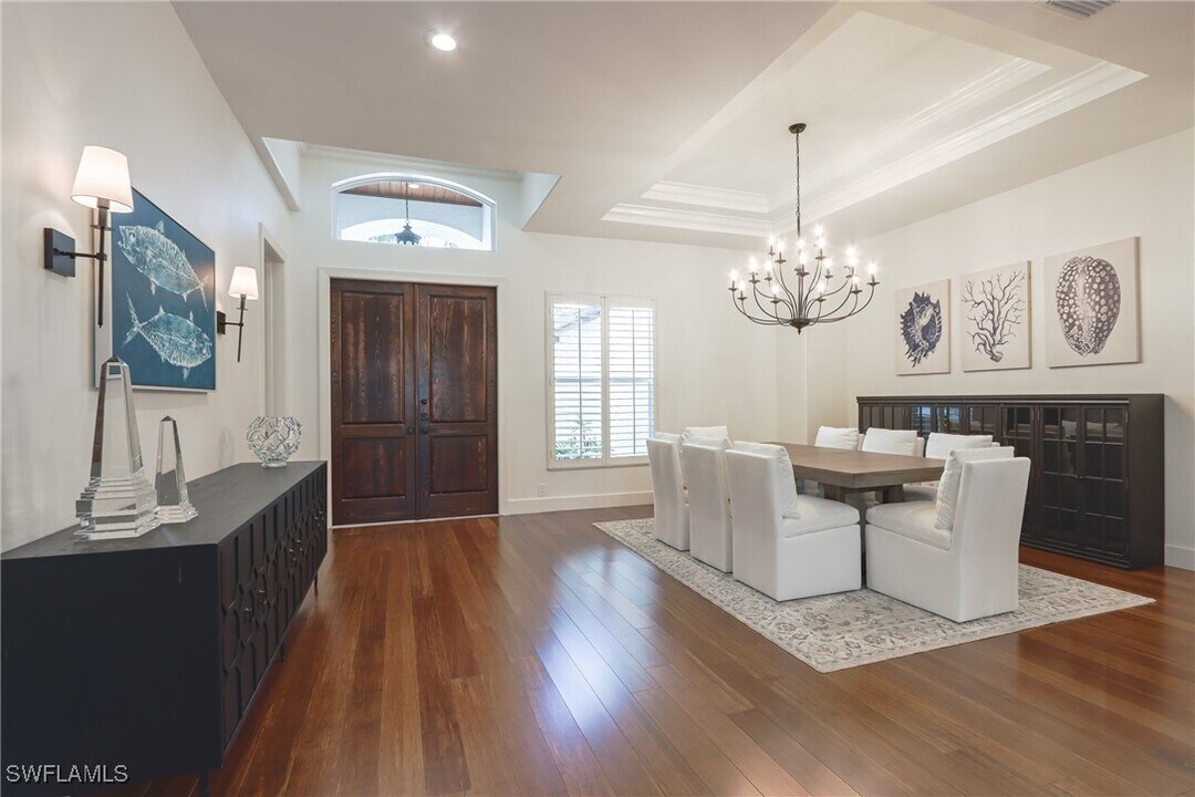 678 11th Ave S in Naples, FL - Building Photo