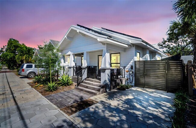 747 2nd St N in St. Petersburg, FL - Building Photo - Building Photo