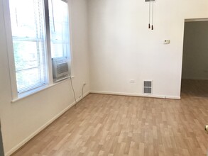 1701 W Altgeld St, Unit 1Rear in Chicago, IL - Building Photo - Building Photo