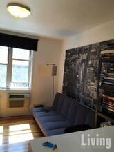 319 W 29th St in New York, NY - Building Photo - Building Photo