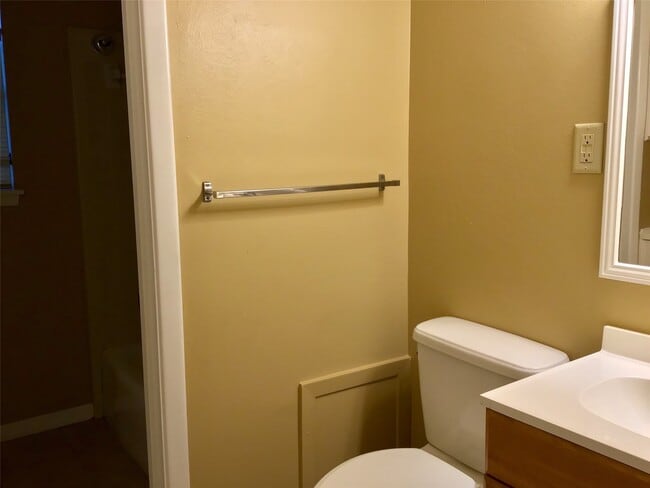 property at 1585 Auburn Dr