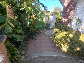 202 Armstrong Dr in Claremont, CA - Foto de edificio - Building Photo