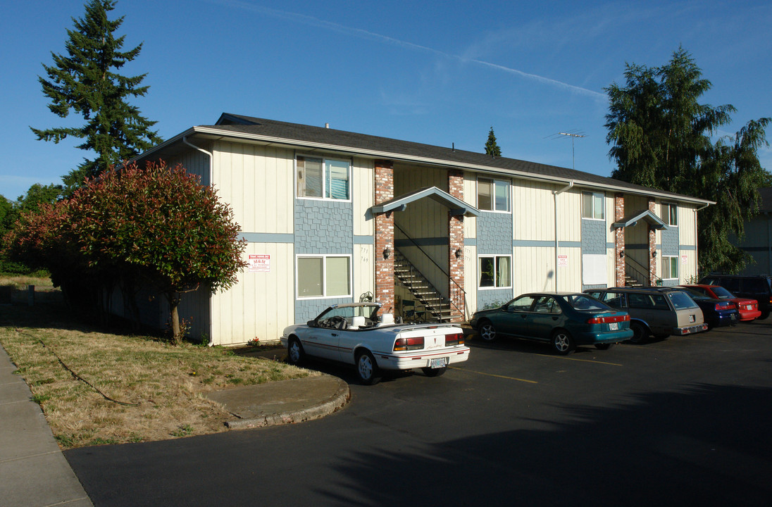 la maison apartments in Salem, OR - Building Photo