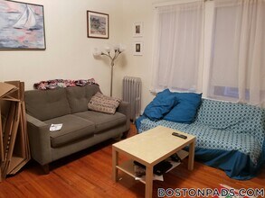 157 Summer St, Unit 2R in Somerville, MA - Foto de edificio - Building Photo