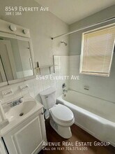 8549 Everett Ave in Richmond Heights, MO - Building Photo - Building Photo