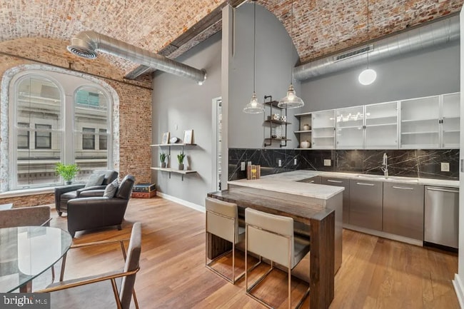 105 S 12th St in Philadelphia, PA - Building Photo - Building Photo