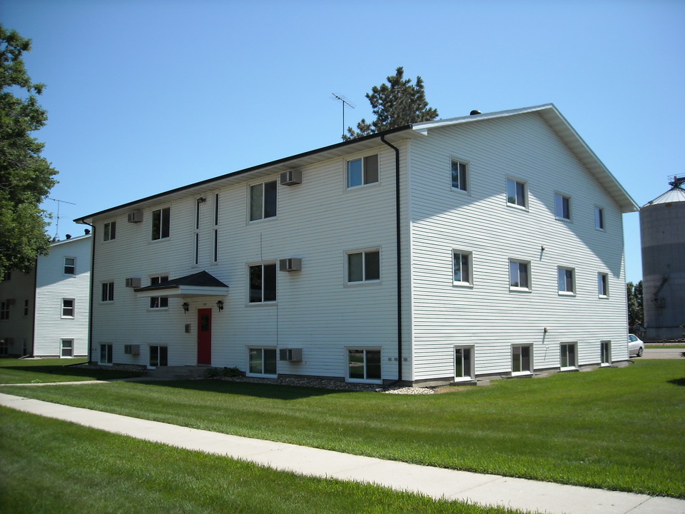 Dakota Village in Aurora, SD - Foto de edificio