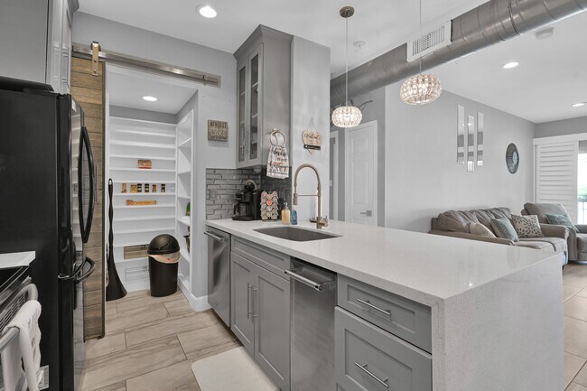 12800 Melville Dr in Montgomery, TX - Building Photo - Building Photo