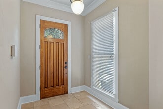 1836 Ashley Hall Way in Tallahassee, FL - Foto de edificio - Building Photo