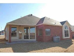 721 Oak Creek Dr in Moore, OK - Building Photo - Building Photo