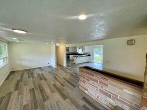 137-137 Briarcliff Dr in Eugene, OR - Building Photo - Building Photo