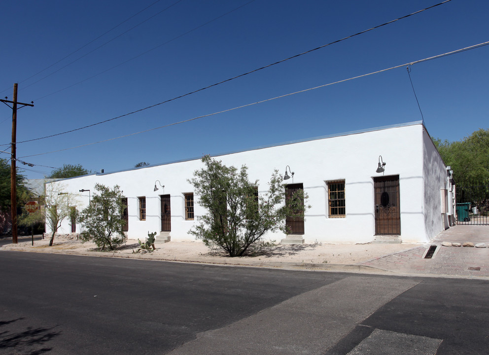 Barrio (por) in Tucson, AZ - Building Photo