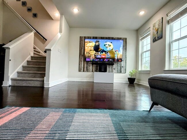 property at 119 Livingston Ln