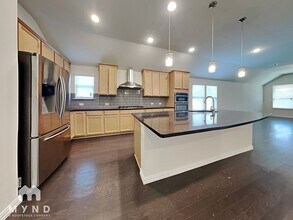 4916 Meadow Falls Dr in Fort Worth, TX - Foto de edificio - Building Photo