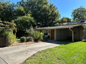 535 W 4th Ave in Chico, CA - Building Photo