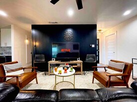 607 Blueberry Hill in Austin, TX - Building Photo