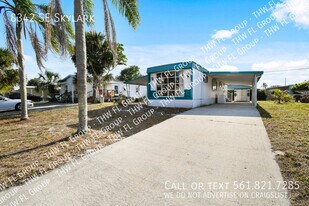 8342 SE Skylark Ave in Hobe Sound, FL - Building Photo