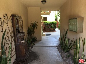 1731 Camden Ave in Los Angeles, CA - Building Photo - Building Photo